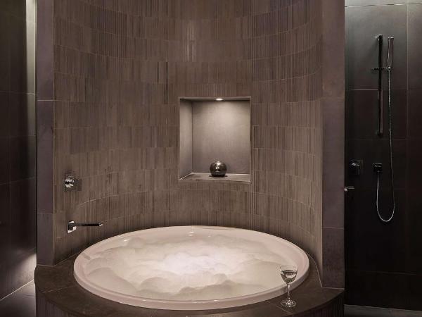 QT Sydney : photo 3 de la chambre suite junior qt