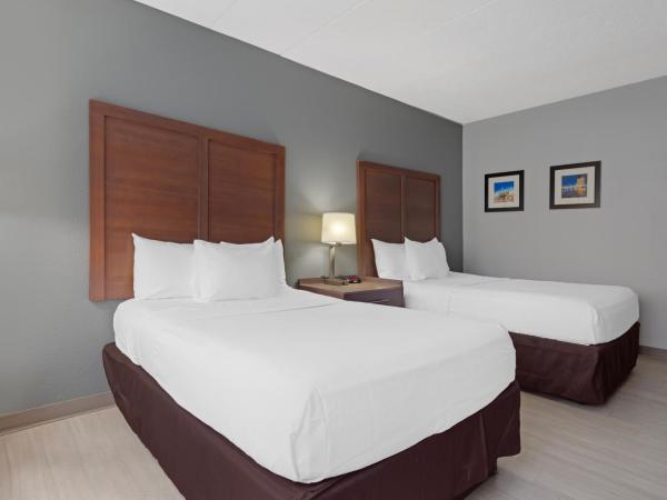 Clarion Hotel & Suites BWI Airport North : photo 1 de la chambre suite avec 2 lits doubles - non-fumeurs