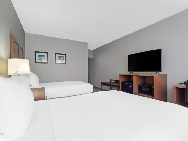 Clarion Hotel & Suites BWI Airport North : photo 3 de la chambre suite avec 2 lits doubles - non-fumeurs