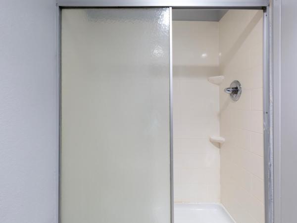 Clarion Hotel & Suites BWI Airport North : photo 6 de la chambre suite lit king-size – non-fumeurs