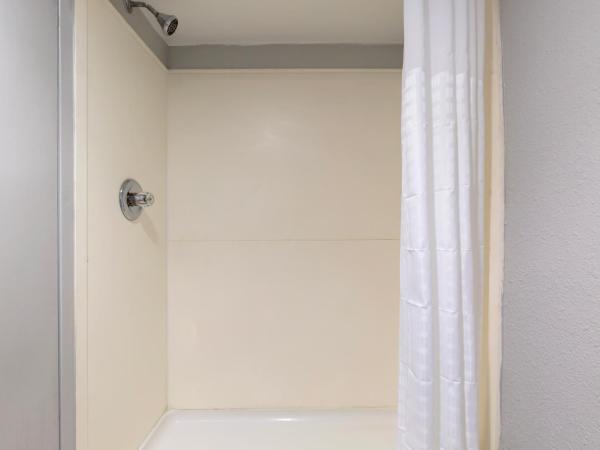 Clarion Hotel & Suites BWI Airport North : photo 8 de la chambre suite avec 2 lits doubles - non-fumeurs