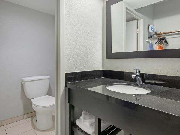 Clarion Hotel & Suites BWI Airport North : photo 4 de la chambre chambre double standard avec 2 lits doubles - non-fumeurs