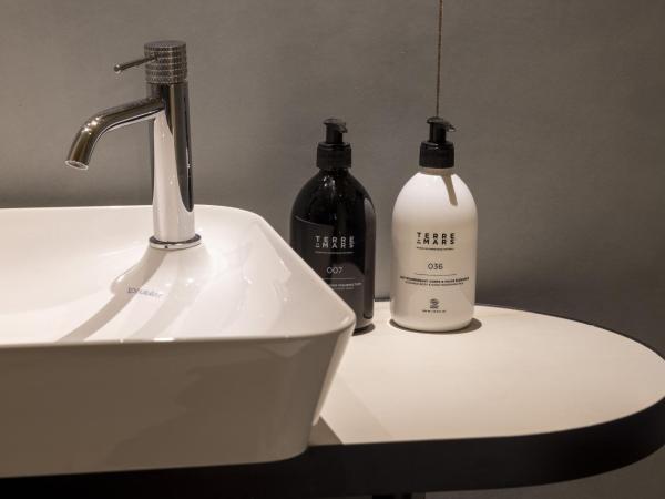 Hotel L de Lutece - Notre-Dame : photo 6 de la chambre chambre familiale