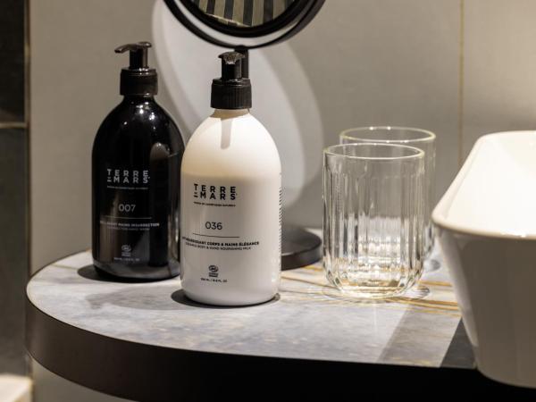 Hotel L de Lutece - Notre-Dame : photo 5 de la chambre chambre lit king-size