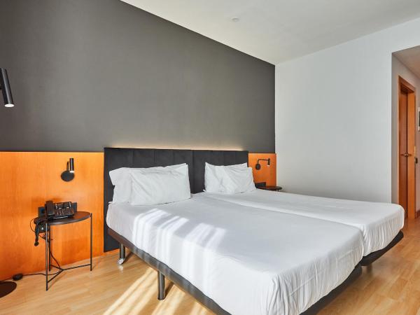 Silken Sant Gervasi : photo 4 de la chambre chambre double ou lits jumeaux supérieure