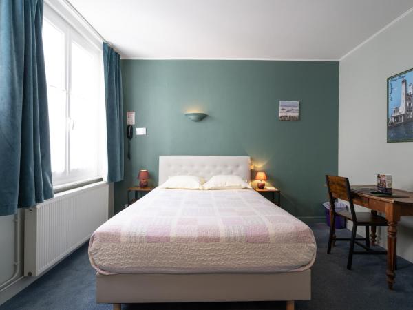 Hôtel Le Caddy : photo 5 de la chambre chambre double – vue sur cour