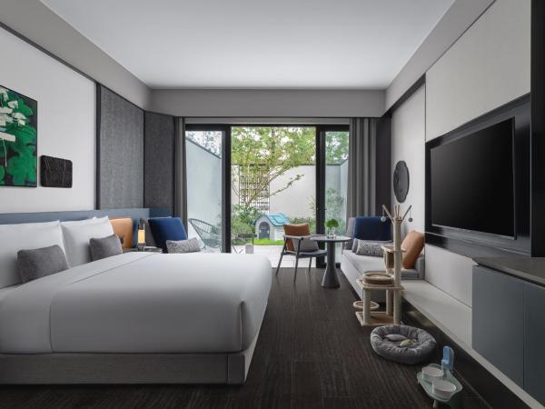 Kimpton Bamboo Grove Suzhou, an IHG Hotel : photo 1 de la chambre 1 king essential outdoor living area pet friendly