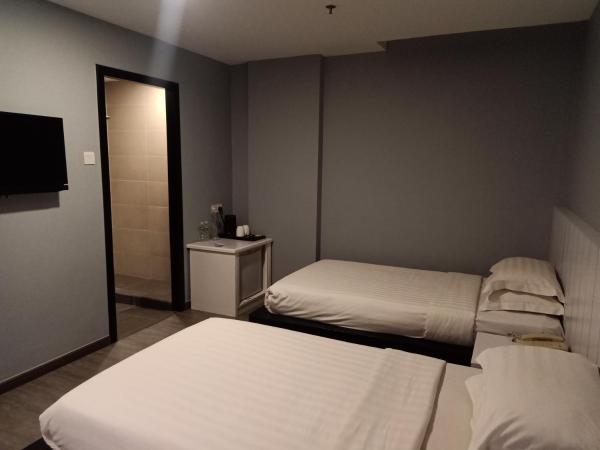 Kinabalu Daya Hotel : photo 3 de la chambre chambre supérieure - vue sur ville