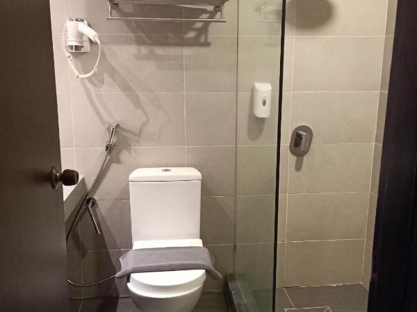 Kinabalu Daya Hotel : photo 7 de la chambre chambre supérieure - vue sur ville