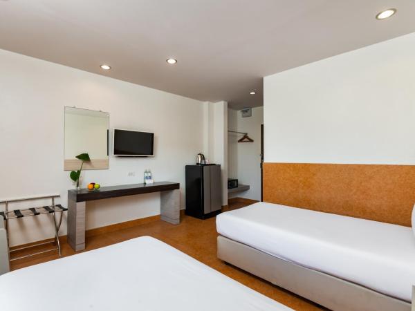 Grand Bella : photo 4 de la chambre standard twin room no balcony & no elevator