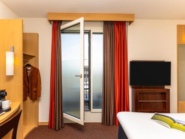ibis Basel Bahnhof : photo 8 de la chambre chambre double panorama avec balcon