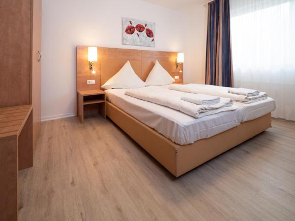 G & L Hotel Dortmund : photo 5 de la chambre chambre double