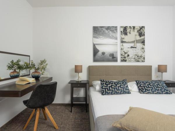 Villa Arausa : photo 4 de la chambre chambre double classique avec balcon et vue sur la mer