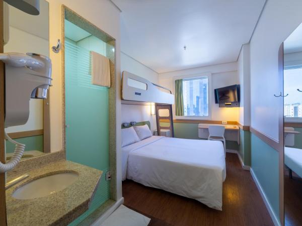 ibis budget Manaus : photo 5 de la chambre chambre double supérieure avec lit superposé