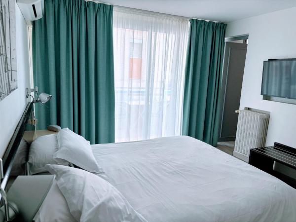 Brasilia Hôtel : photo 4 de la chambre chambre double - vue partielle sur mer.