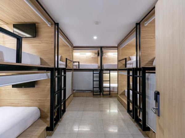 The Bedrooms Hostel Pattaya : photo 2 de la chambre lits superposés dans dortoir masculin 
