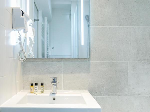 La Mère Poulard : photo 4 de la chambre chambre double ou lits jumeaux - annexe ermitage