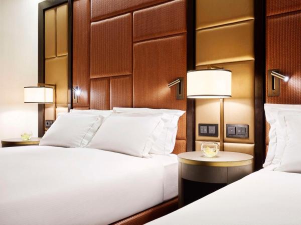 Hilton Budapest : photo 3 de la chambre chambre lit queen-size supérieure - vue sur rue