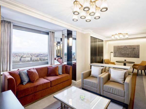 Hilton Budapest : photo 3 de la chambre suite junior lit king-size - vue sur danube