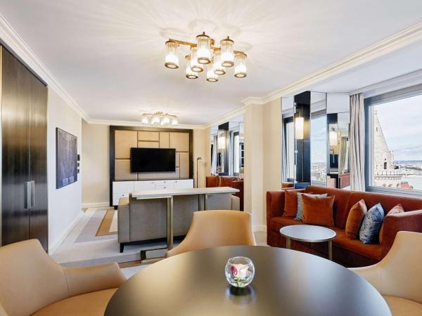 Hilton Budapest : photo 3 de la chambre suite rivière danube avec lit king-size et accès au salon exécutif
