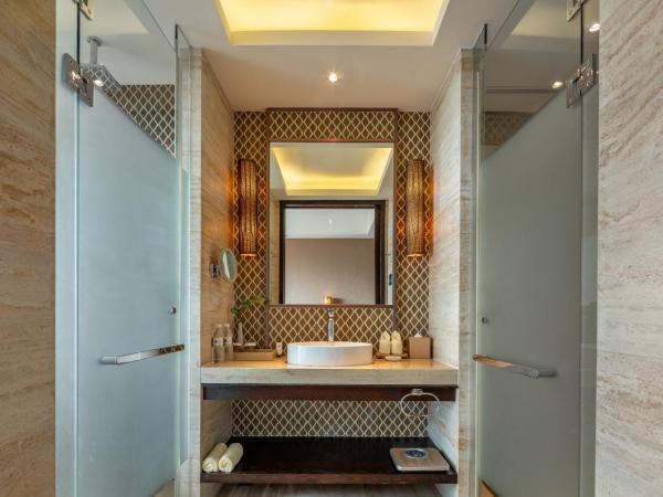 Mangrove Tree Resort World Sanya Bay- Queen Palm Towers : photo 9 de la chambre deluxe room with garden view (one experience course of pulling embryo in the pottery bar+two glasses of beers and snacks one time)