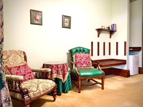 Orana House : photo 4 de la chambre chambre lit queen-size - vue sur jardin