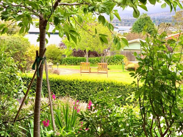 Orana House : photo 9 de la chambre deluxe queen room with mountain view, river view and garden view