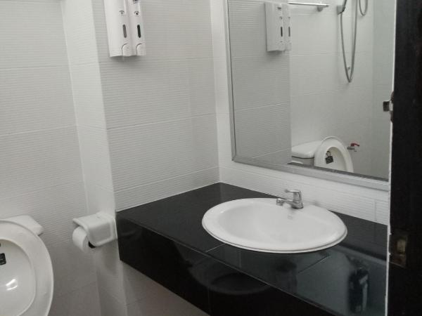 Komol Residence Bangkok : photo 8 de la chambre chambre double supérieure