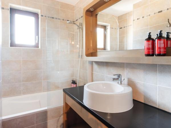 Mamie Megève : photo 6 de la chambre suite familiale