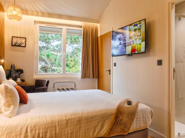 Le Castel Cabourg hôtel & SPA- Restaurant La Calypso : photo 1 de la chambre chambre simple avec douche