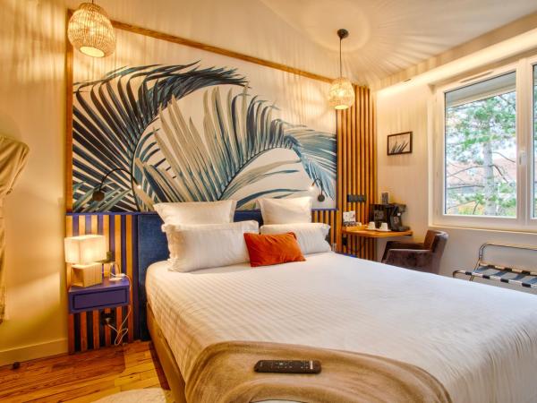 Le Castel Cabourg hôtel & SPA- Restaurant La Calypso : photo 3 de la chambre chambre simple avec douche 