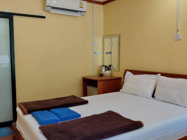 Phi Phi Sand Sea View Resort : photo 1 de la chambre chambre double standard (bâtiment) 