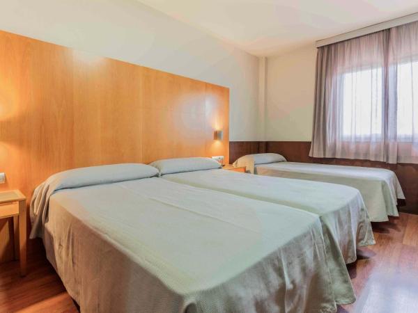 Checkin Camino de Granada : photo 3 de la chambre hébergement triple (2 adultes + 1 enfant)