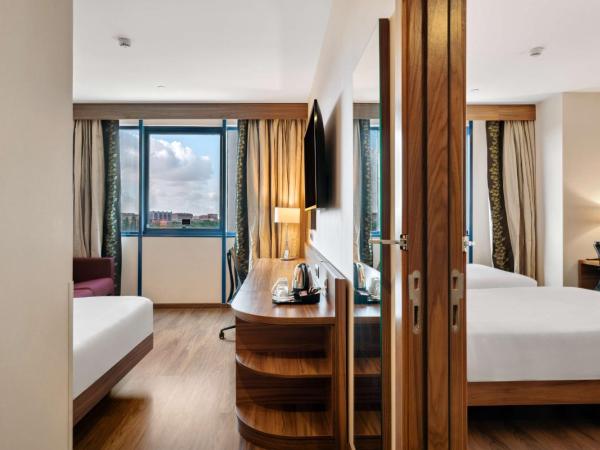 Hilton Garden Inn Sevilla : photo 1 de la chambre chambres familiales communicantes 