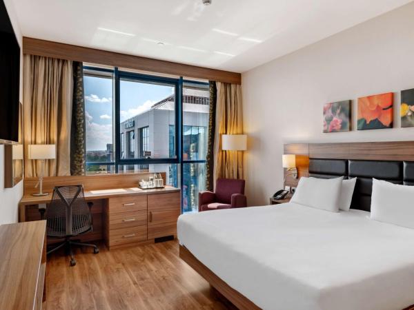 Hilton Garden Inn Sevilla : photo 2 de la chambre chambre lit king-size