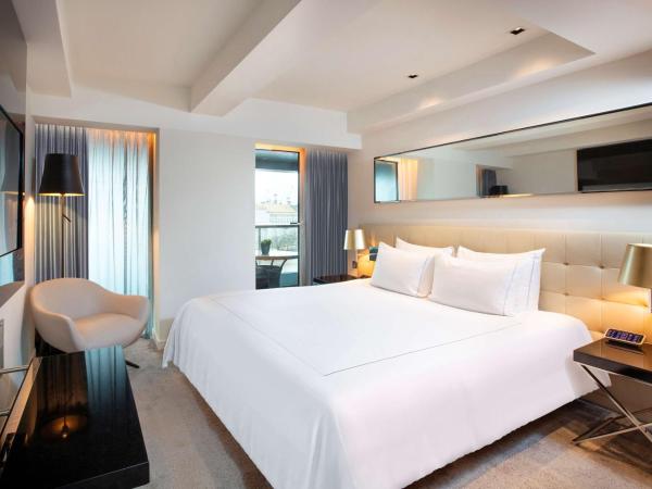 Park Plaza London Riverbank : photo 5 de la chambre suite 1 chambre avec kitchenette et balcon - vue sur fleuve