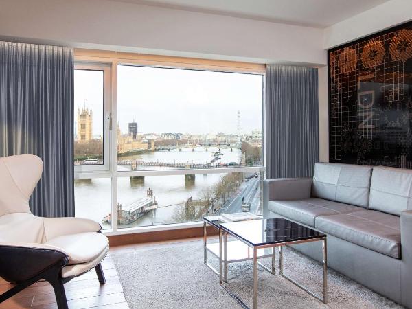 Park Plaza London Riverbank : photo 2 de la chambre suite 1 chambre avec kitchenette et balcon - vue sur fleuve