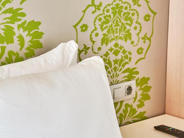 DoubleTree by Hilton Girona : photo 2 de la chambre chambre lits jumeaux