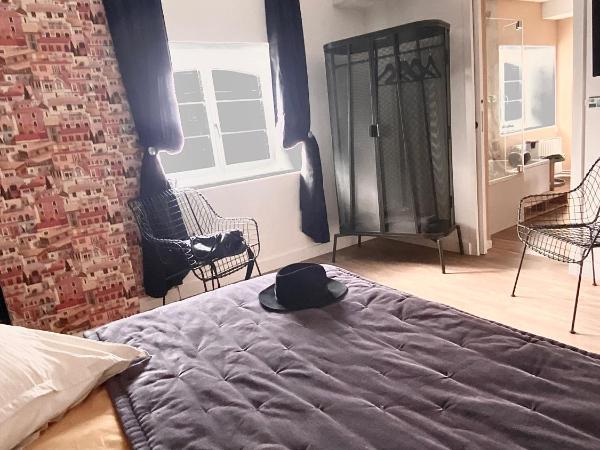 Suite en Terrasse à Cognac : photo 7 de la chambre chambre lit queen-size