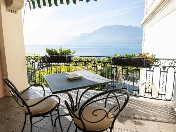 Hôtel Des Trois Couronnes & Spa - The Leading Hotels of the World : photo 2 de la chambre suite avec vue sur lac