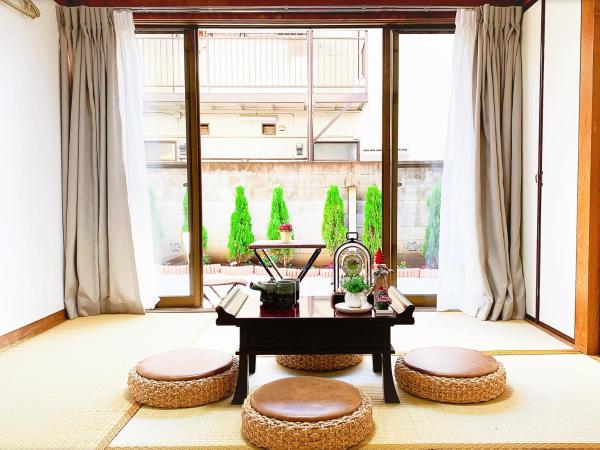 TOKYO/Shinjuku & Shibuya 10mins/5mins walk to subway stiaon/Kichijoji 15mins/Shimokitazawa 5mins/Louis House : photo 4 de la chambre chambre double avec toilettes communes