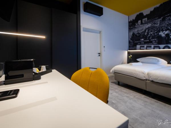 Les Thermes de Spa by La Cour de la Reine Hôtel, Suites & accès gratuit au centre thermal : photo 5 de la chambre chambre double avec accès au bain thermal