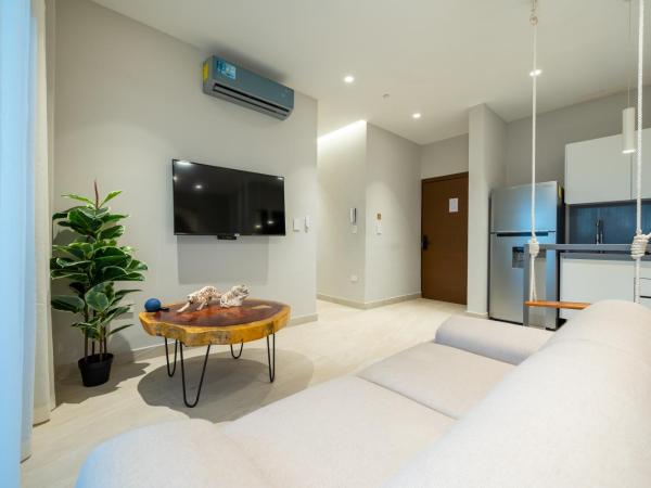 Kippal - Modern Oasis - ApartHotel : photo 4 de la chambre appartement avec balcon