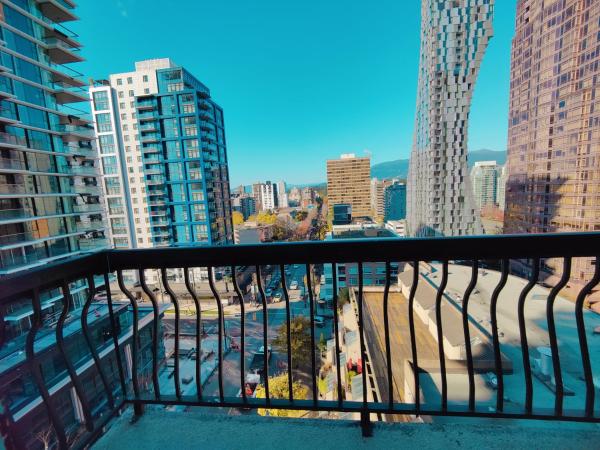 Divya Sutra Suites on Robson Downtown Vancouver : photo 9 de la chambre appartement 1 chambre - vue sur robson street