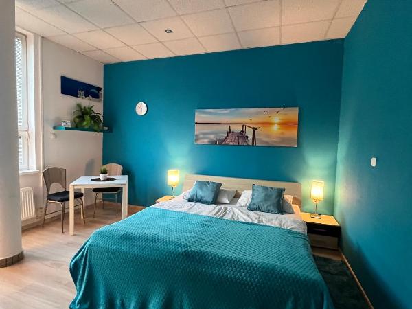 Keja Rooms - Pokoje Noclegi w Centrum Gdyni : photo 2 de la chambre chambre lit king-size