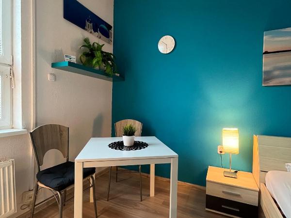 Keja Rooms - Pokoje Noclegi w Centrum Gdyni : photo 7 de la chambre chambre lit king-size