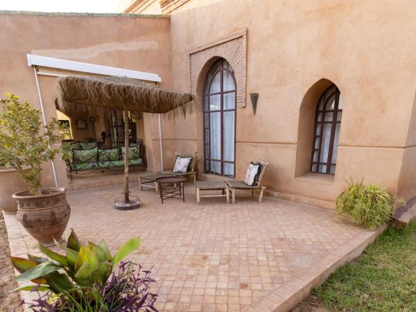 Villa Serena Marrakech - Maison d'hôtes : photo 8 de la chambre chambre double - vue sur piscine