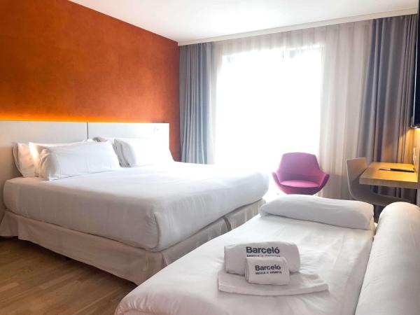 Barceló Hamburg : photo 1 de la chambre chambre double deluxe avec lit d'appoint