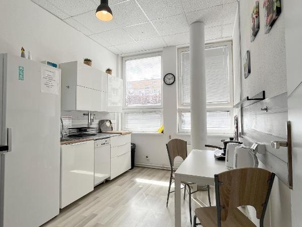 Keja Rooms - Pokoje Noclegi w Centrum Gdyni : photo 5 de la chambre chambre lit king-size