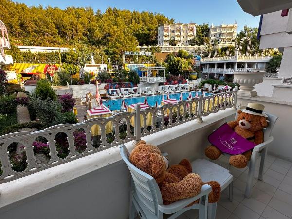 Club Hotel Anjeliq : photo 4 de la chambre chambre triple supérieure